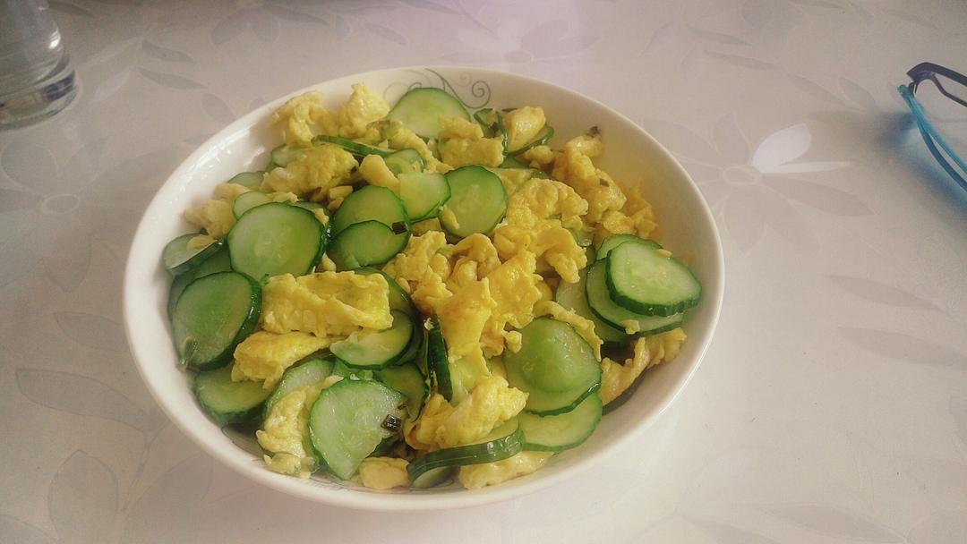 黄瓜炒鸡蛋