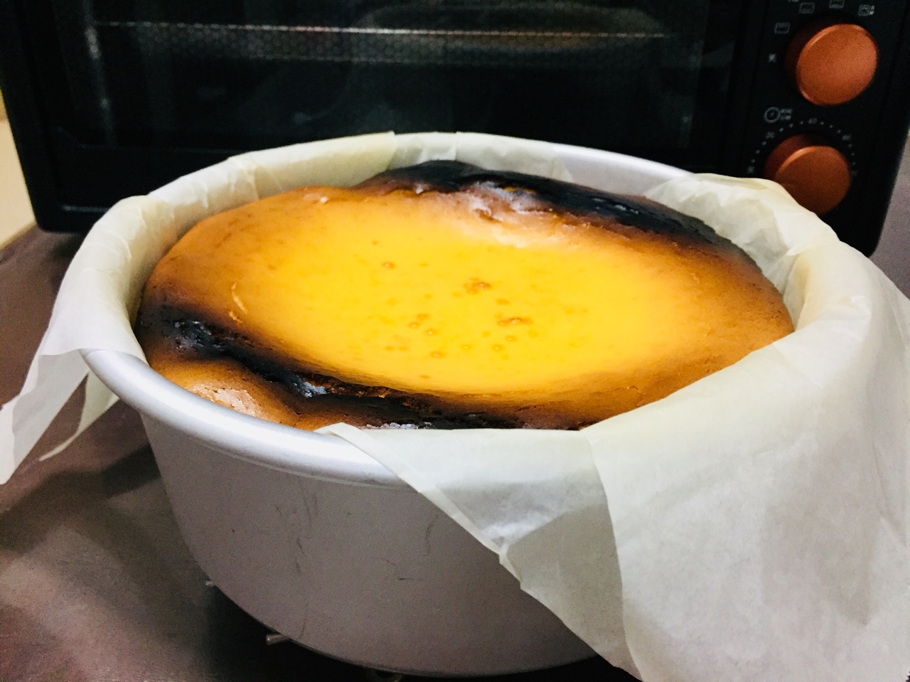 “烧伤”的奶酪蛋糕Burnt cheese cake
