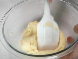 奶黄流心月饼的做法 步骤6