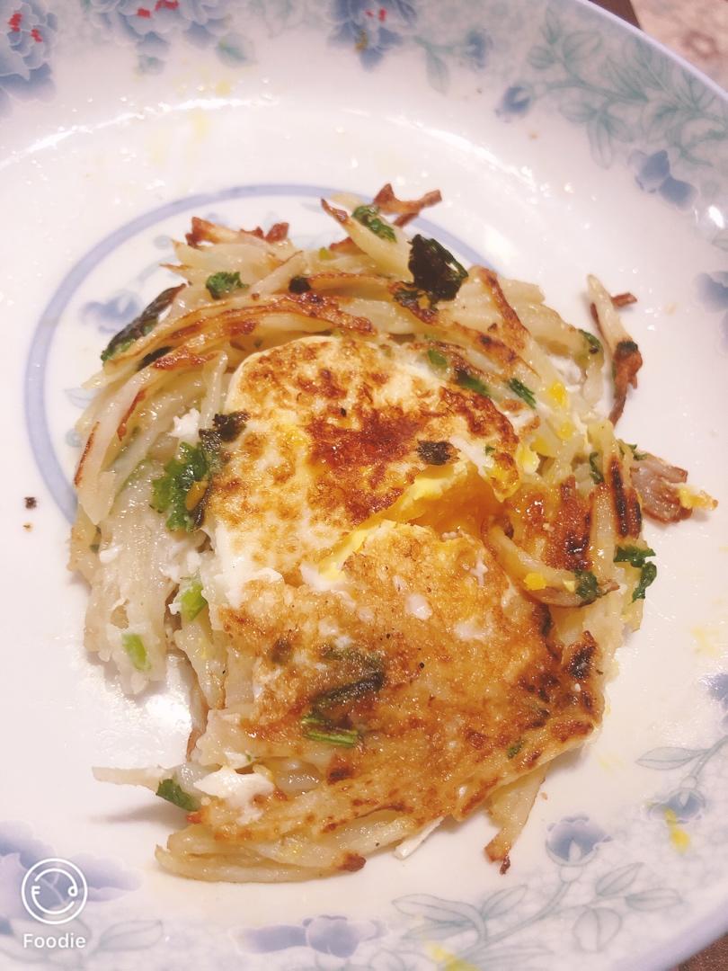 土豆丝鸡蛋饼快手早餐