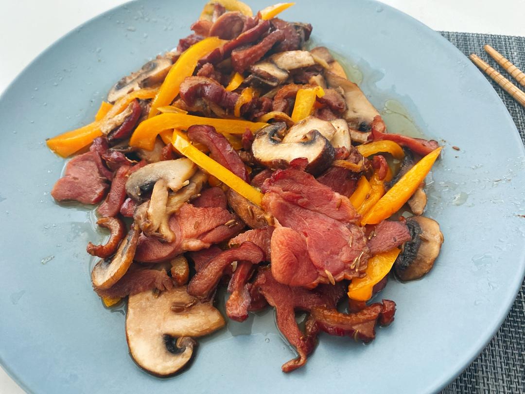 孜然爆炒烤鸭肉（吃剩的烤鸭再利用）