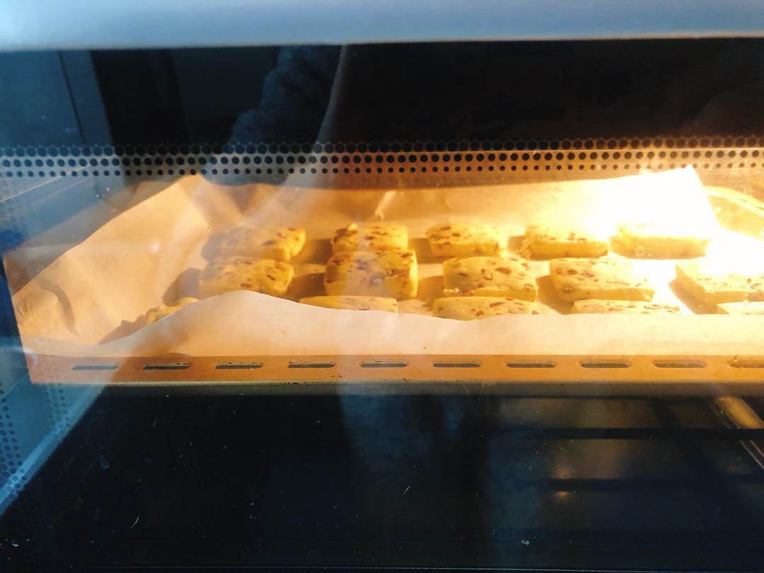 低糖版，奶香味十足的蔓越莓饼干