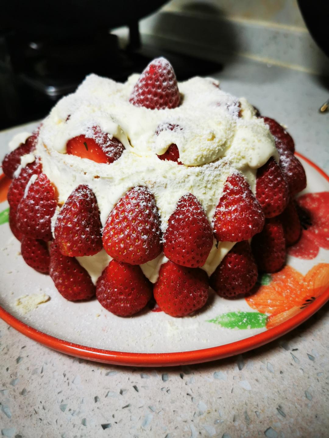 曼食慢语丨草莓芝士雪山蛋糕