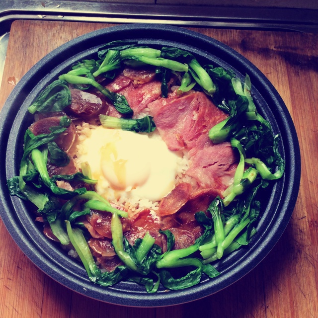 塔吉锅腊味煲仔饭