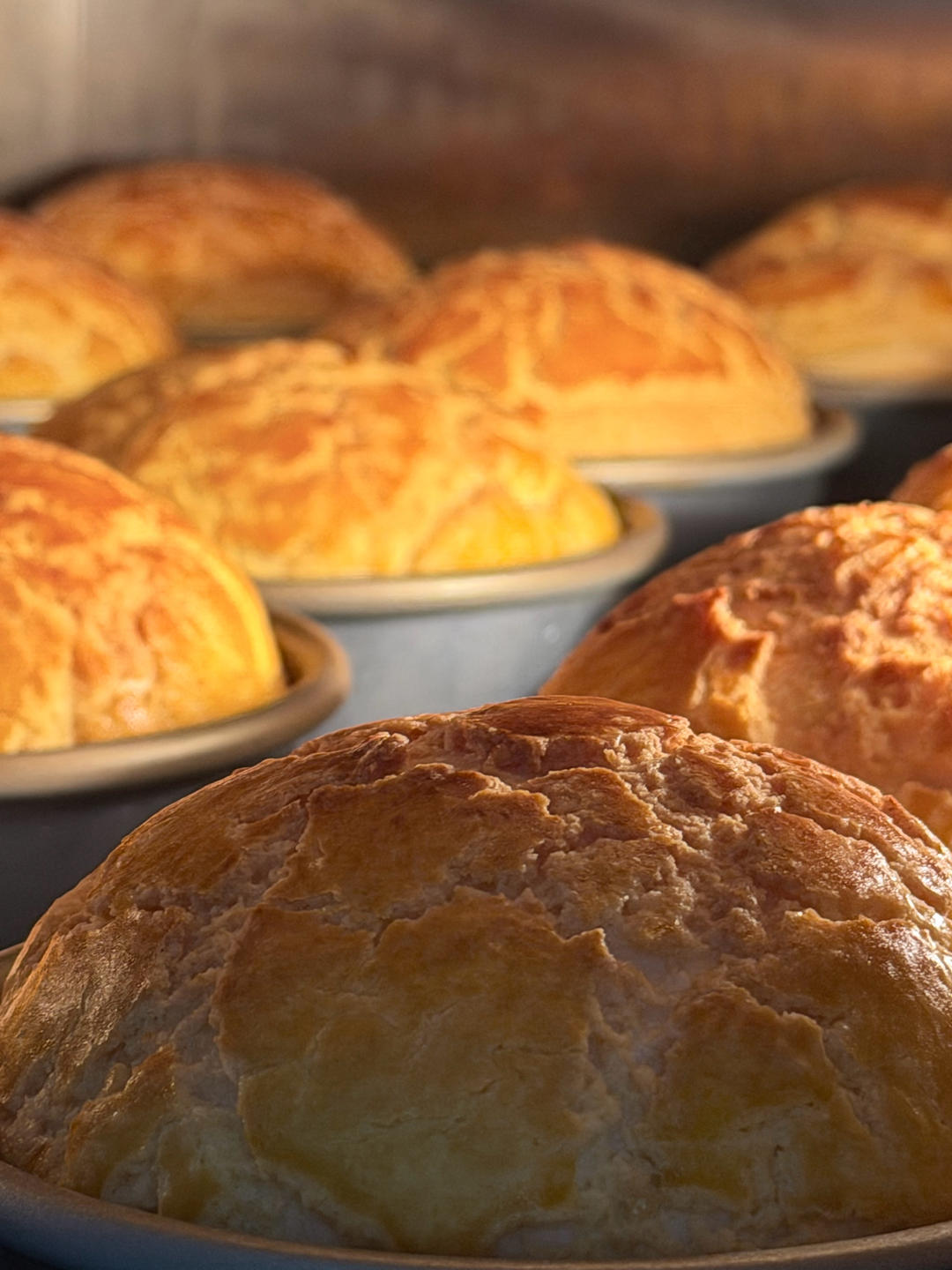 好吃到炸裂的港式菠萝包（附带制作酥皮的小视频）