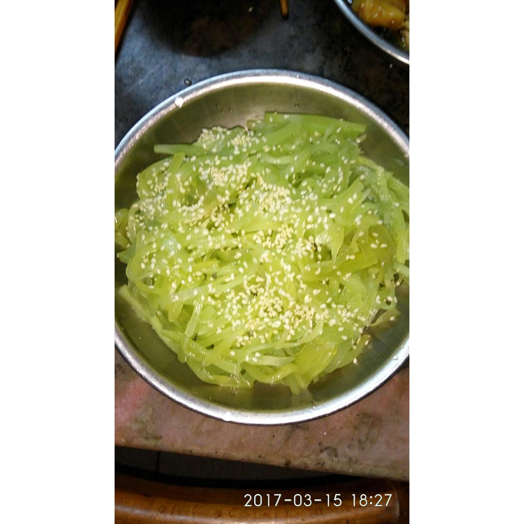 凉拌莴笋丝