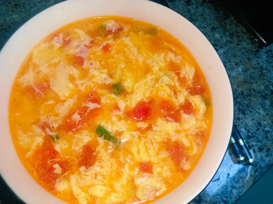 【跟我做不会错】简单又好喝的西红柿鸡蛋汤，家常又营养哦