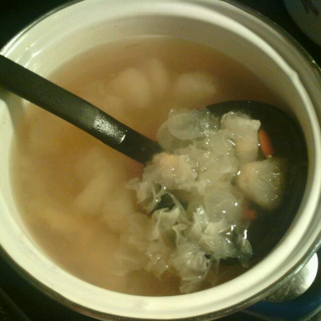 冰糖雪梨银耳汤