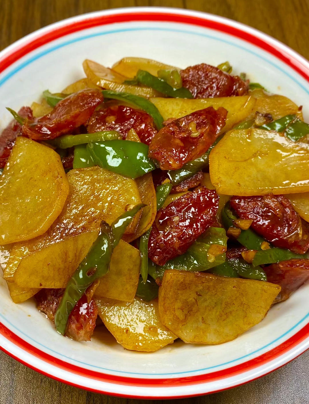 土豆青椒炒腊肠