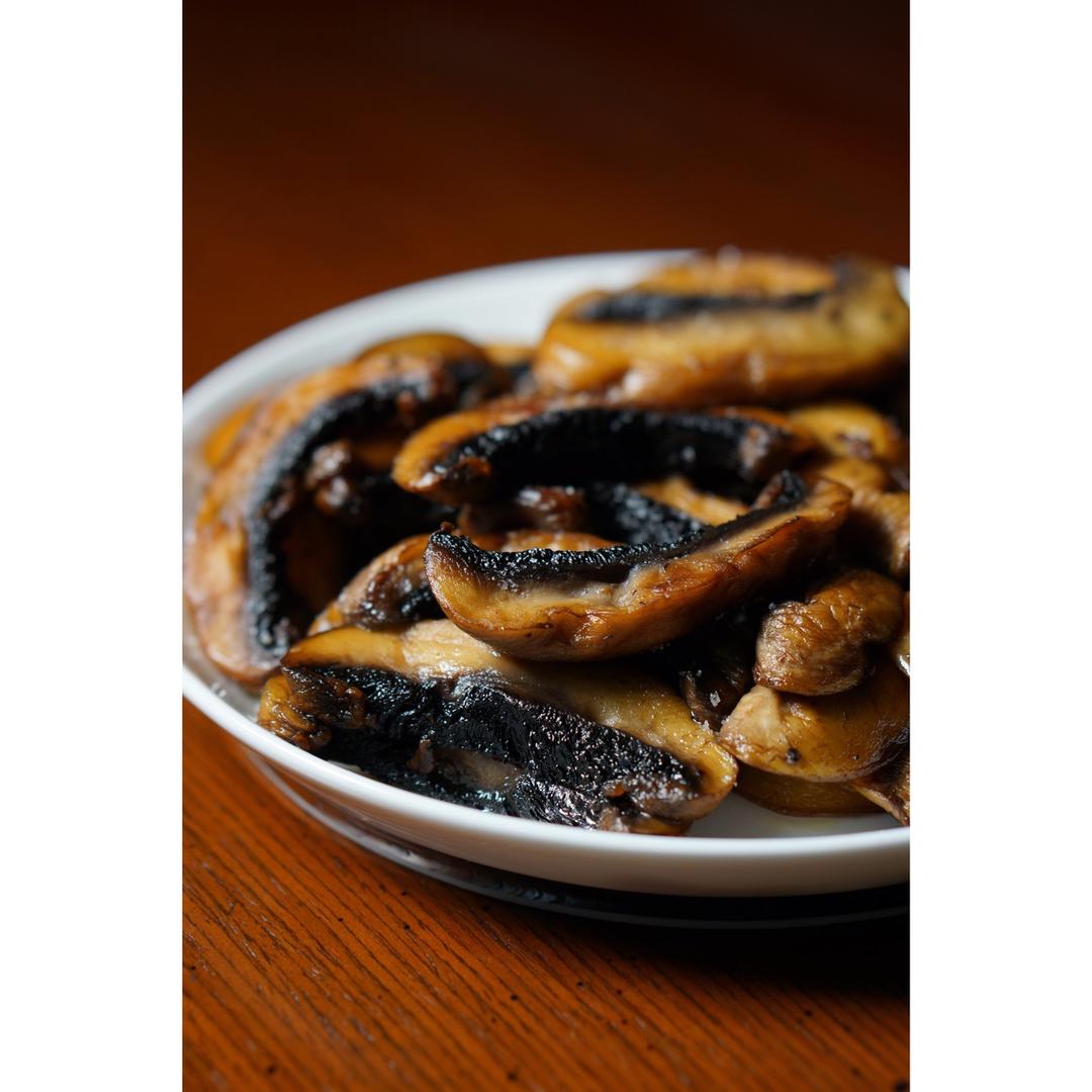 糖盐盐做的黄油炒褐菇