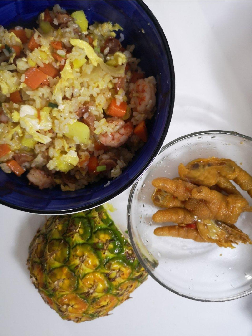 虾仁菠萝炒饭