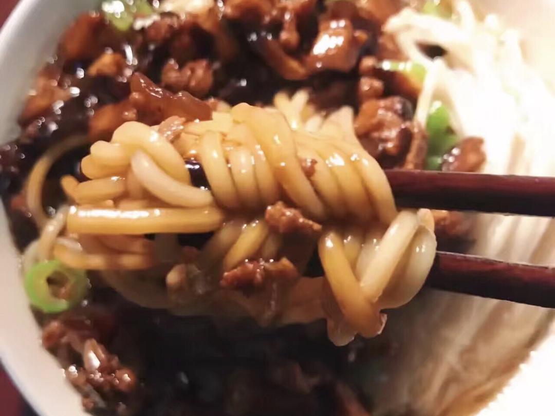 解密餐厅的肉酱拌面