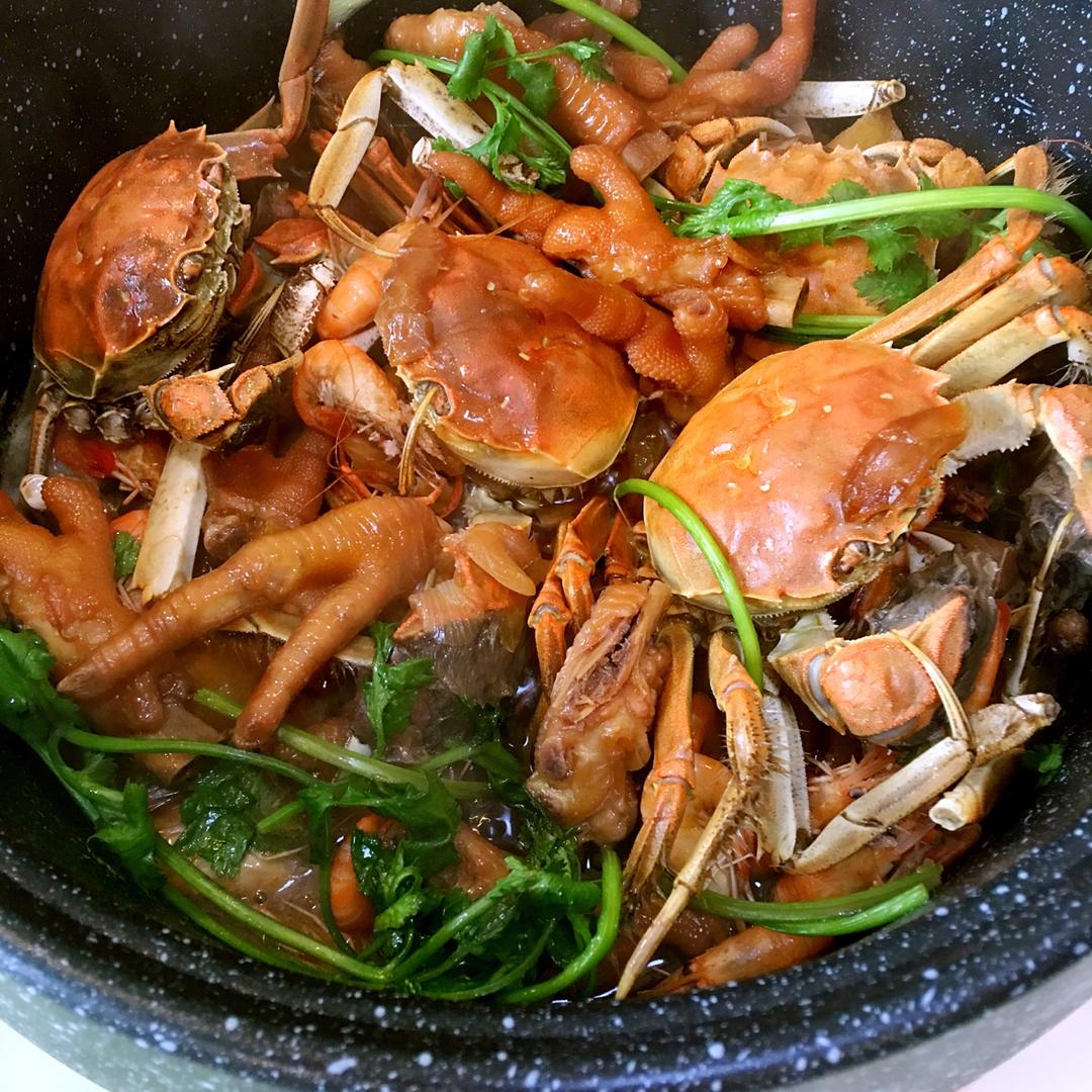 塔吉锅香辣鸡翅虾锅