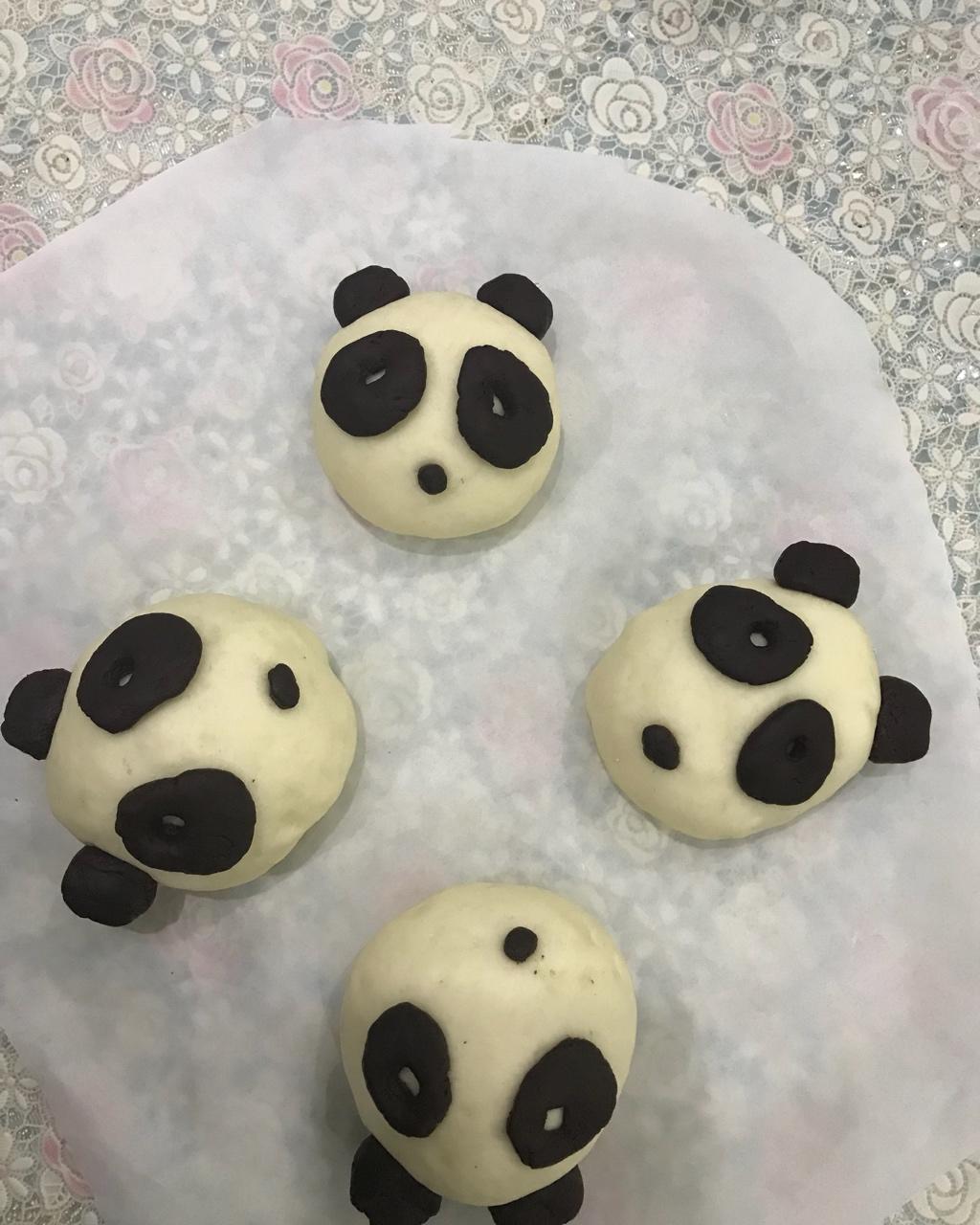 萌种之～熊猫豆沙包