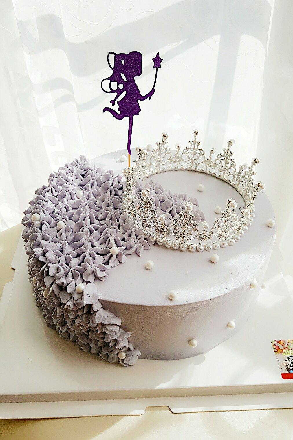 糖麻麻的烘焙小铺做的8寸皇冠蛋糕