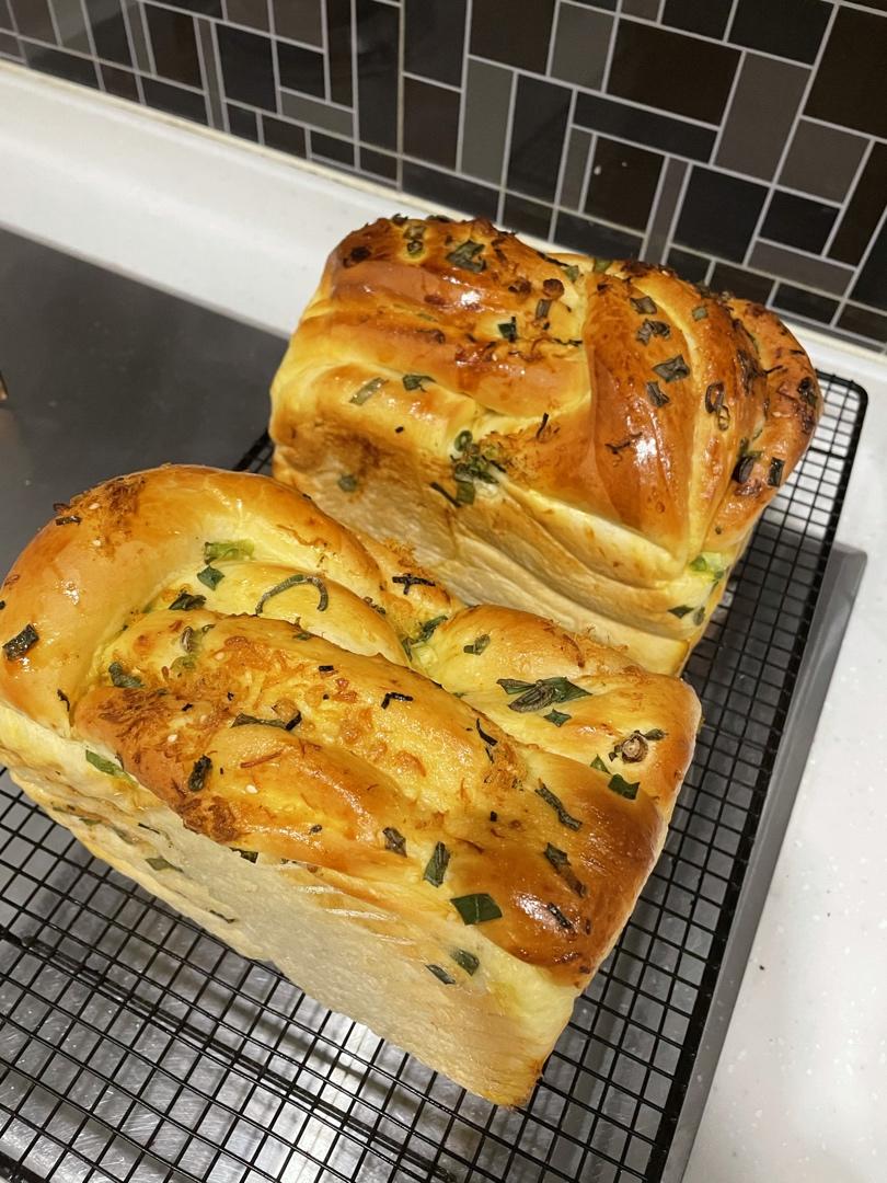 香葱肉松手撕吐司