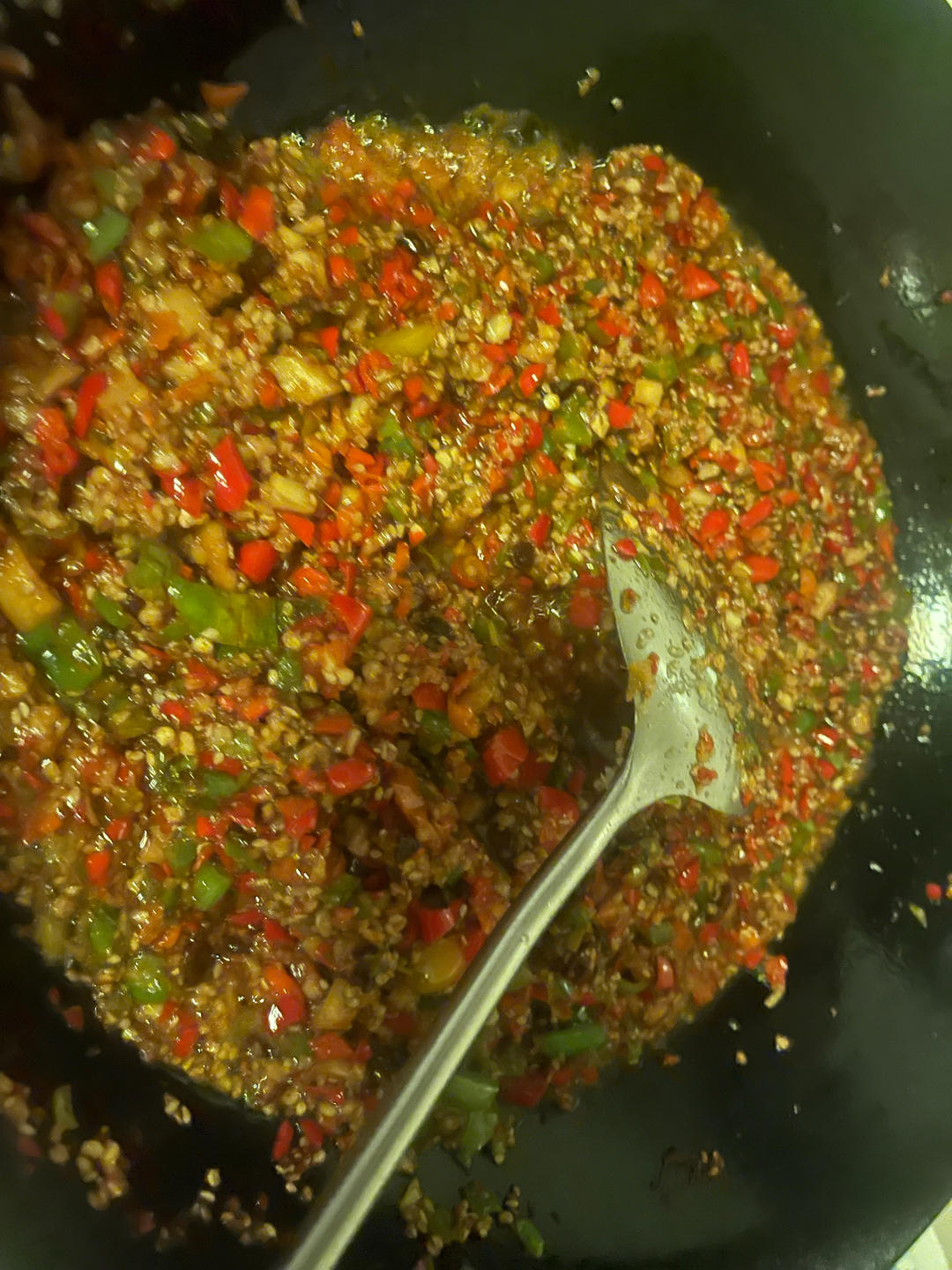 厨师长教你：“家常辣椒酱”的做法，鲜辣且回味无穷，先收藏了