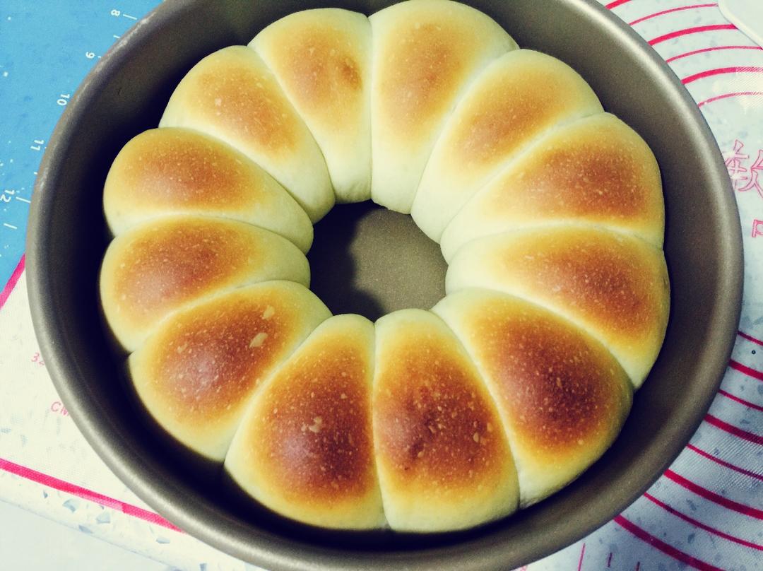 肉松奶酪花环面包