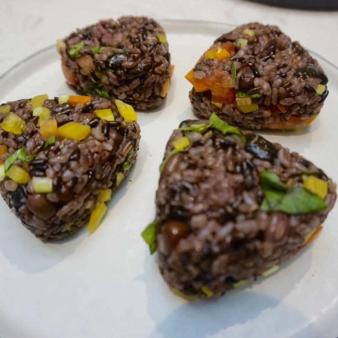 多彩杂粮饭团