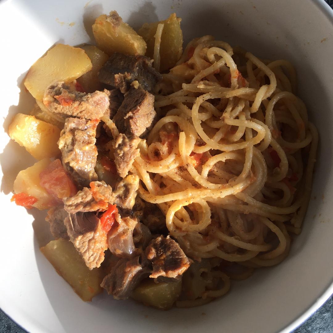 【番茄土豆炖牛腩】