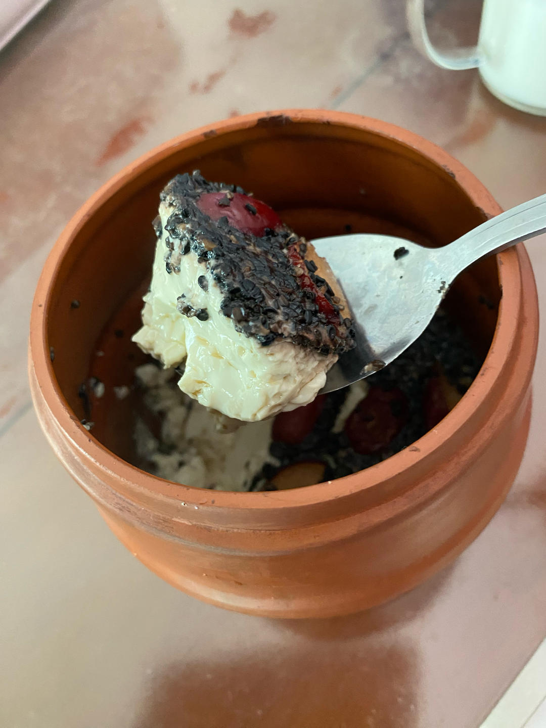 香油黑芝麻红枣牛奶炖蛋