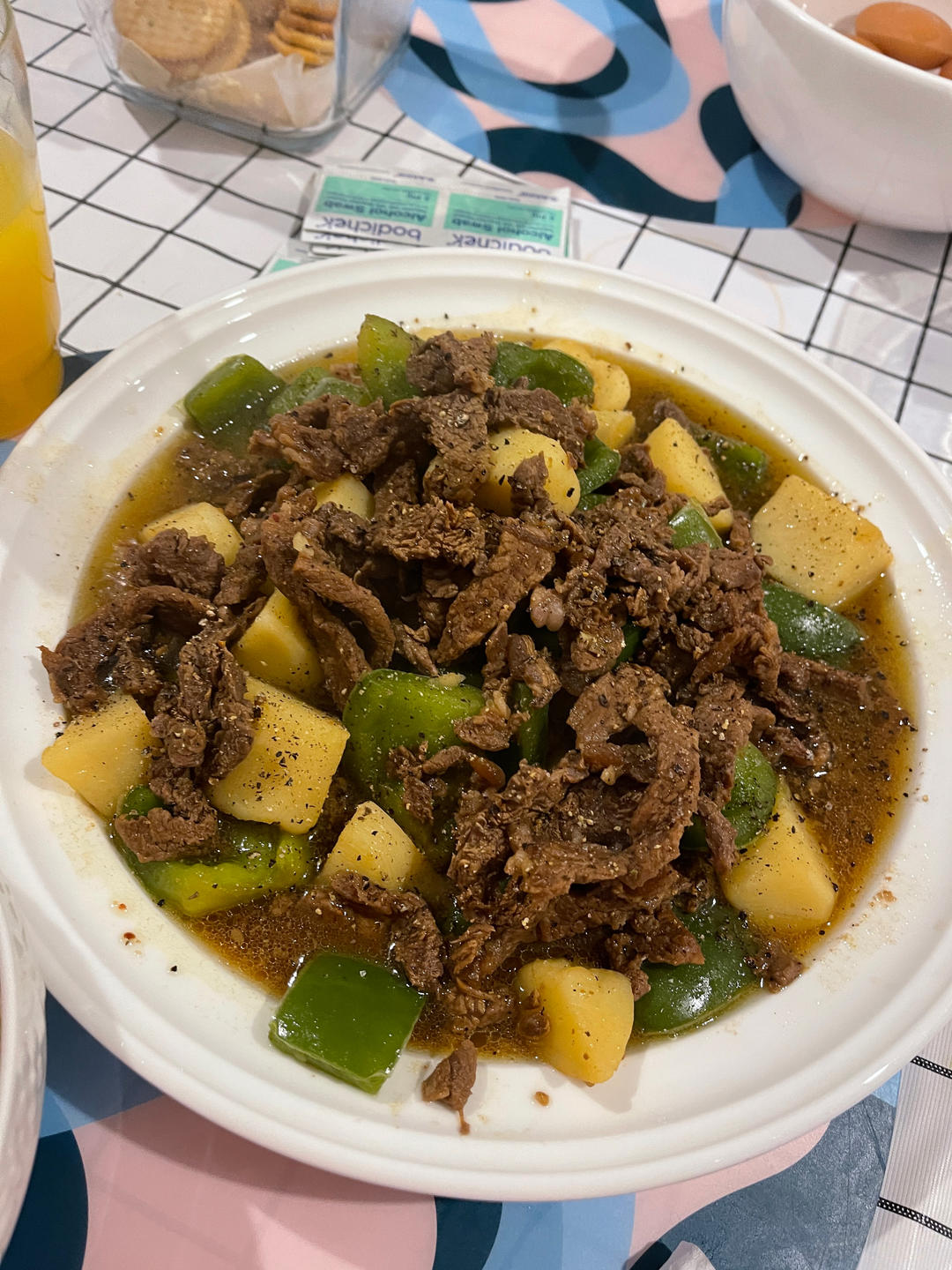 小美·黑椒牛肉粒土豆             很简单的操作就可以吃到美味