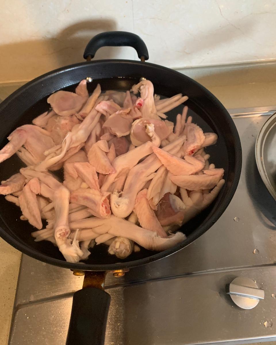 卤鸡爪子