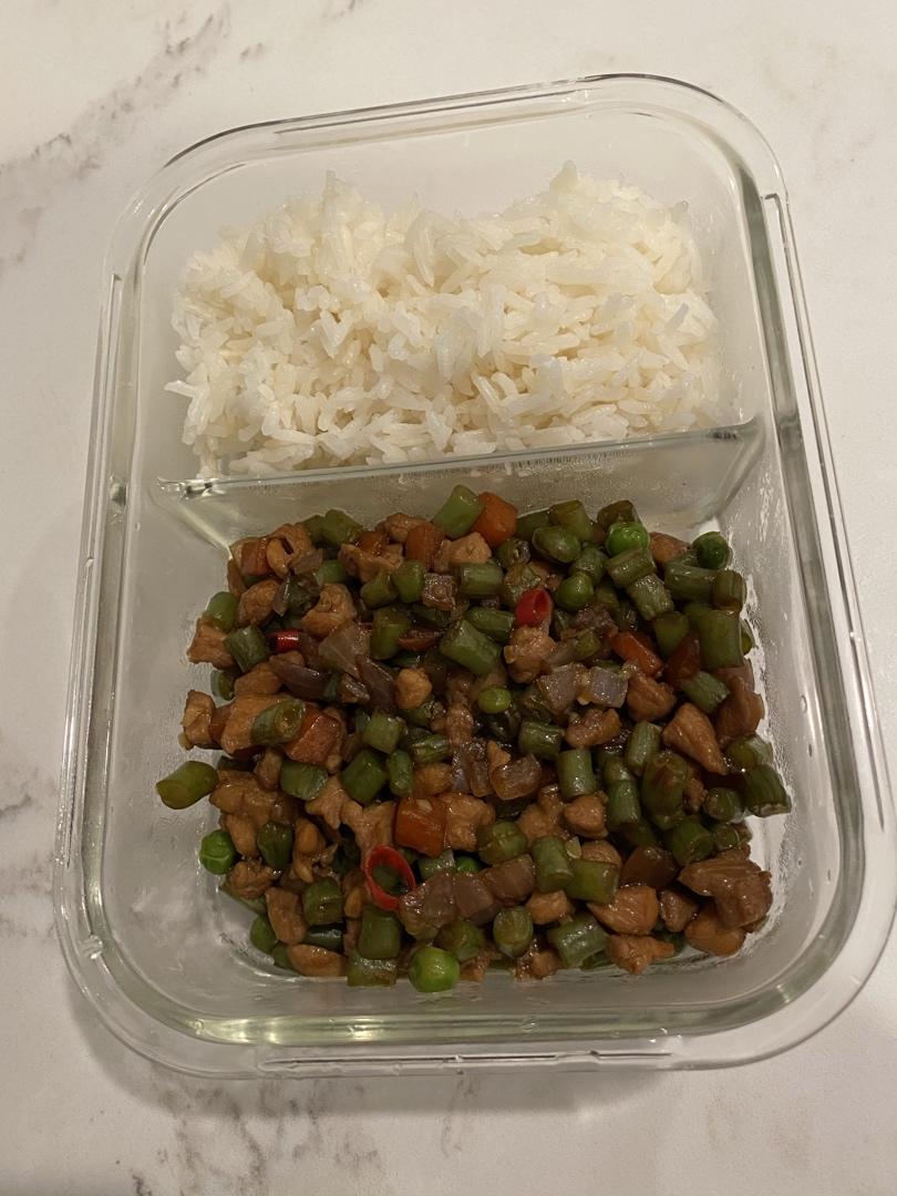 儿子能吃满满一碗饭的肉末豆角