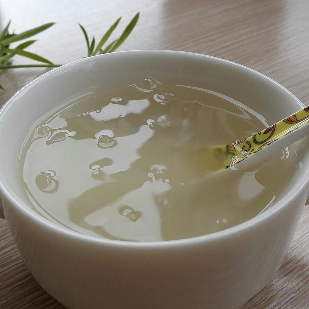 皂米银耳羹的做法