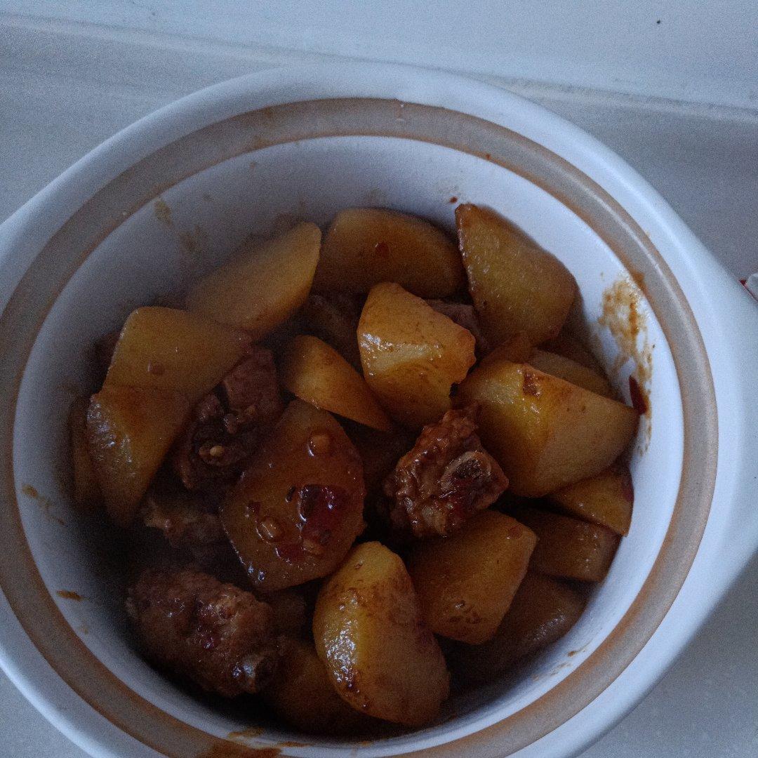 土豆烧排骨