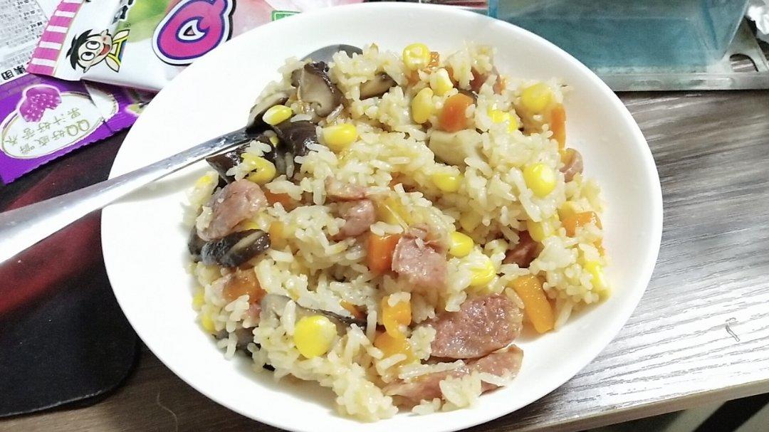 懒人必备～电饭煲腊肠焖饭