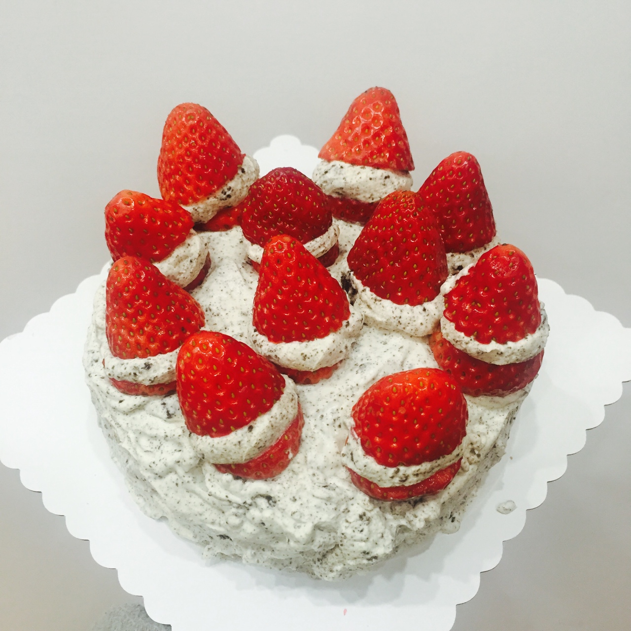 奥利奥咸奶油草莓蛋糕