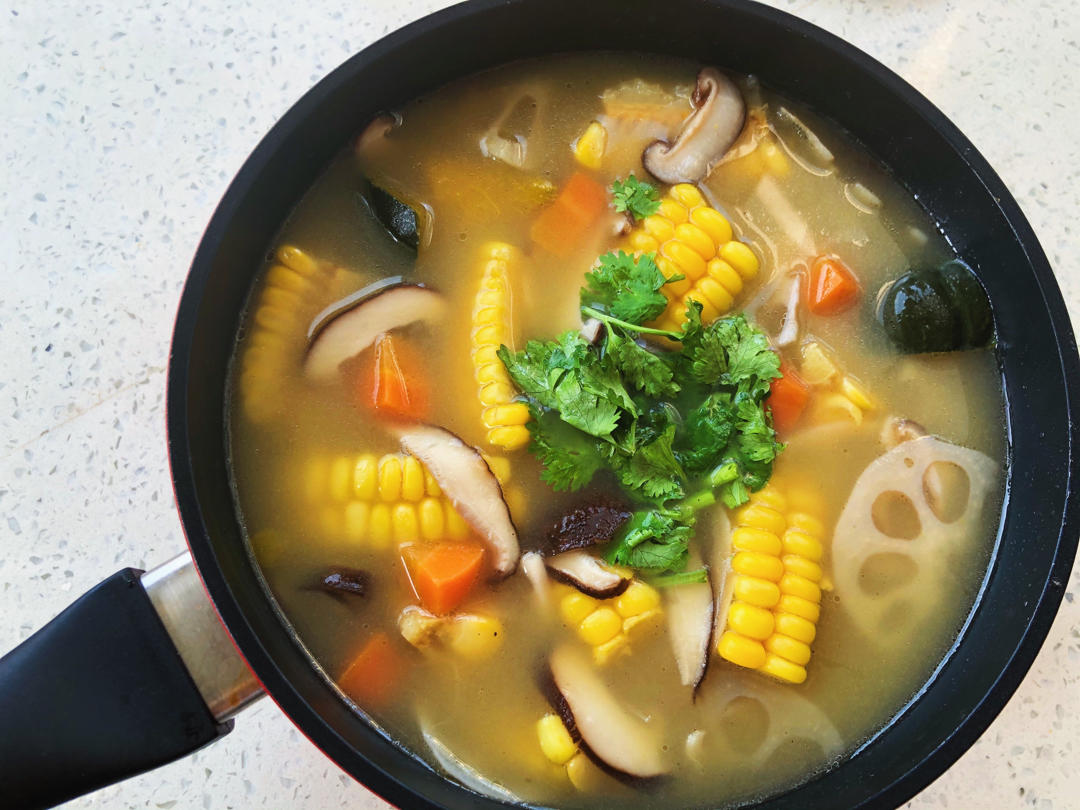 太好吃好吃好吃好吃做的香菇玉米素蔬养生汤没难度