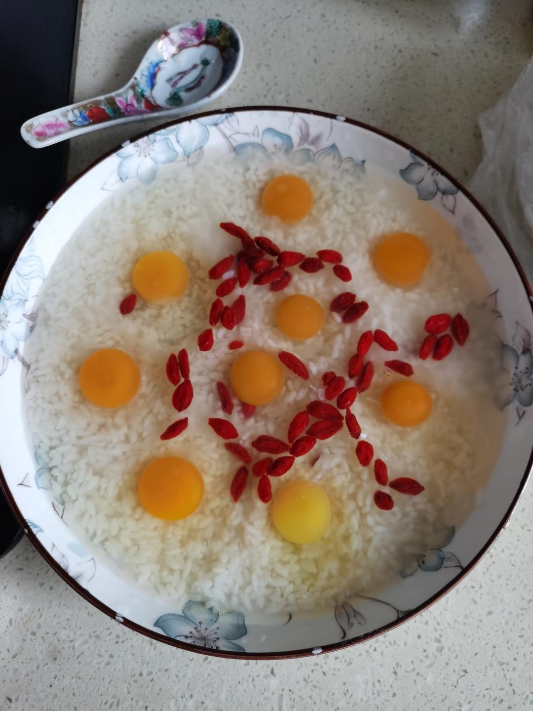 桂花酒酿蒸鸽蛋