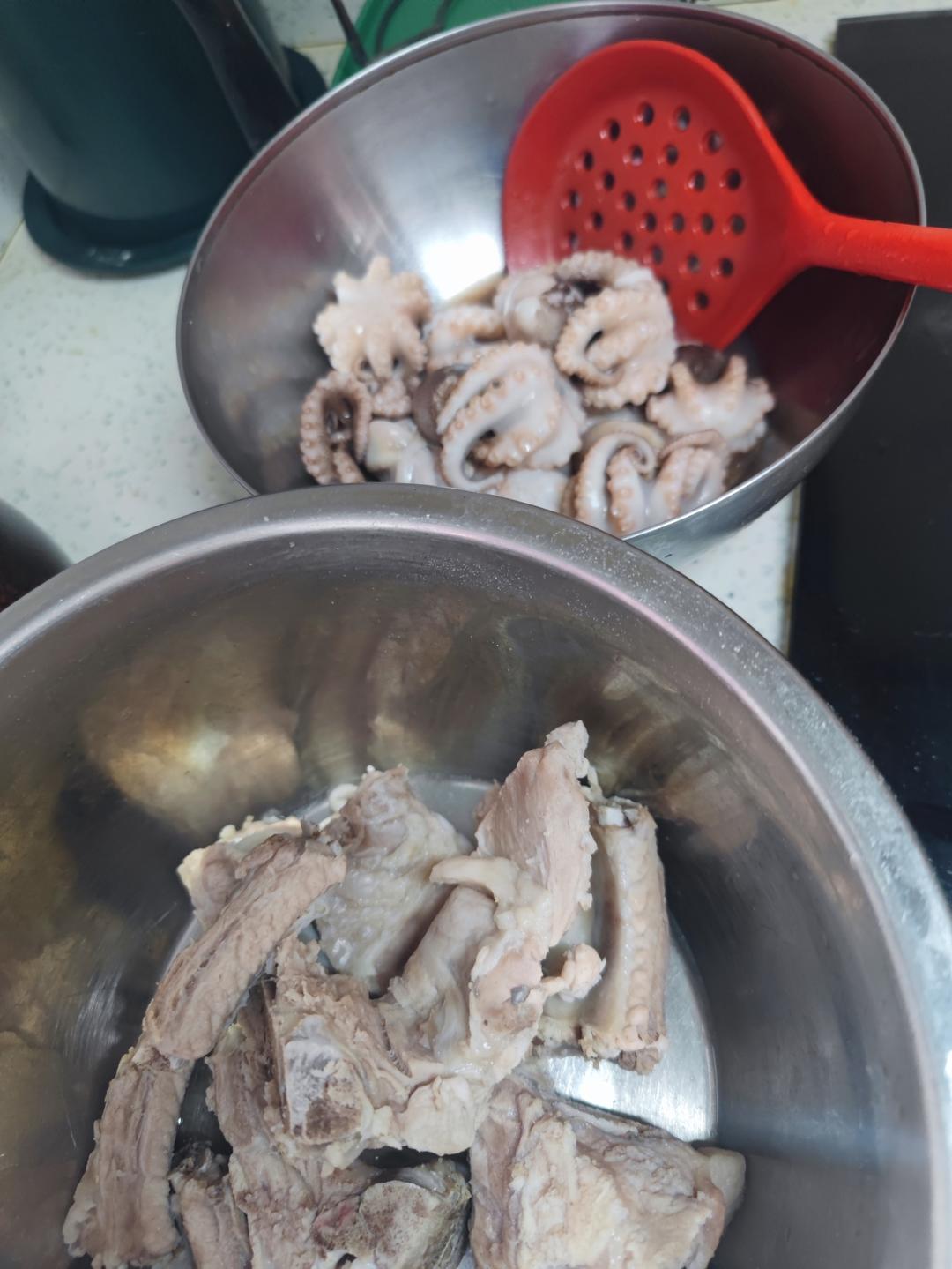 八爪鱼炖五花肉