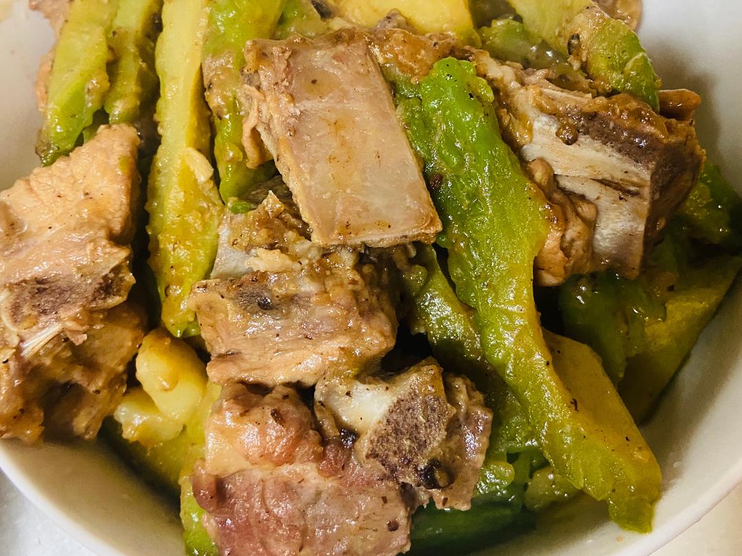 家常菜 ｜ 苦瓜排骨煲