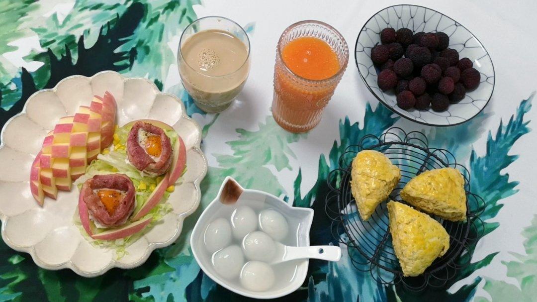 咸蛋黄肉松司康