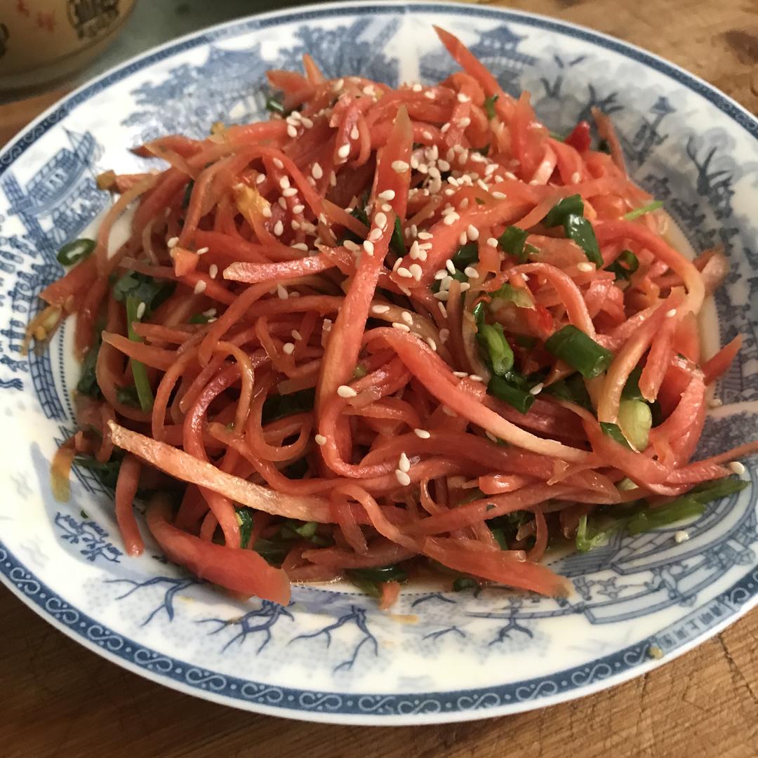 凉拌红萝卜的做法