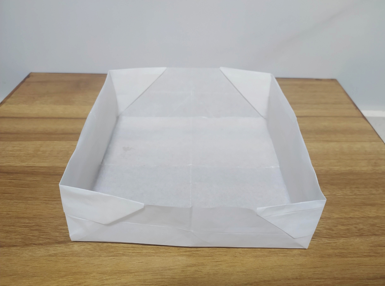 [小窍门]自制方形披萨盘/蛋糕盘(油纸版)的做法
