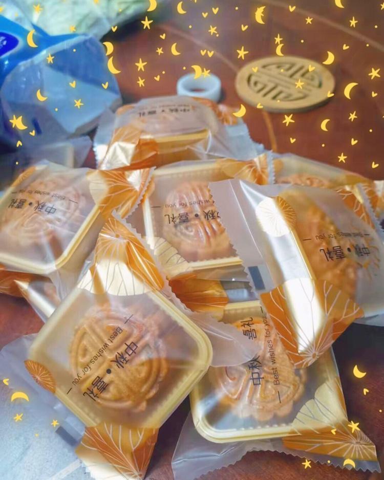 广式月饼——蛋黄莲蓉月饼