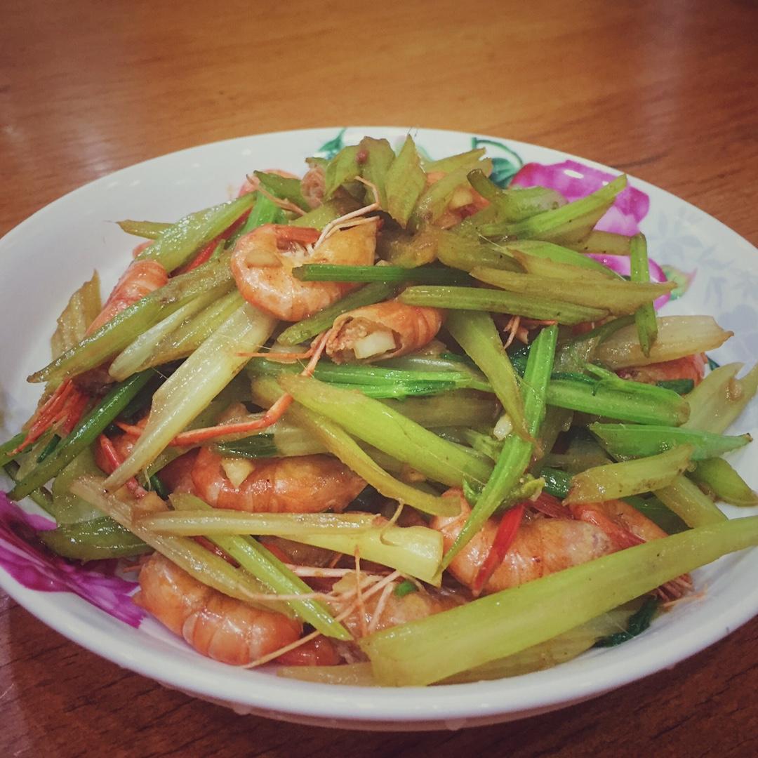小芹菜炒小河虾