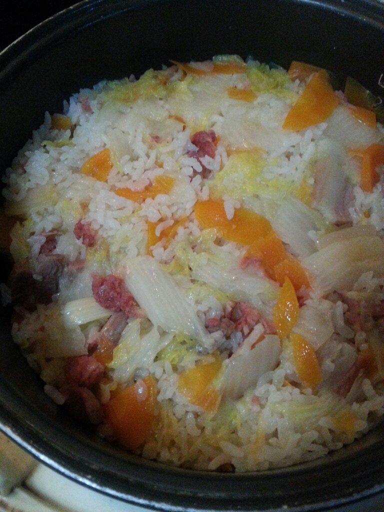 卷心菜咸肉香肠饭