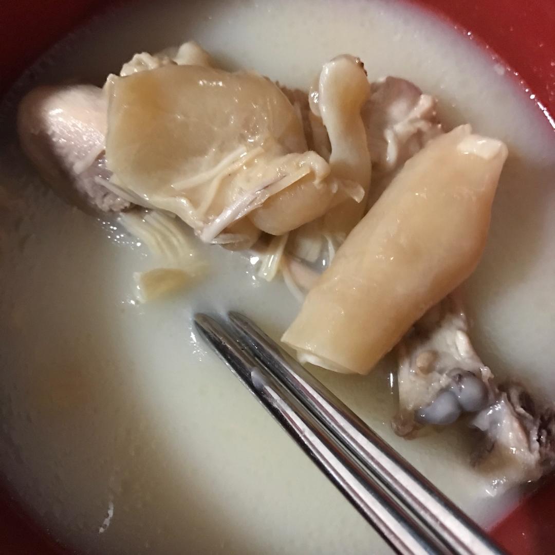 花胶鸡脚干贝汤