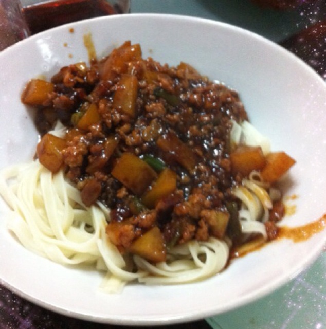 西_西做的土豆炸酱面