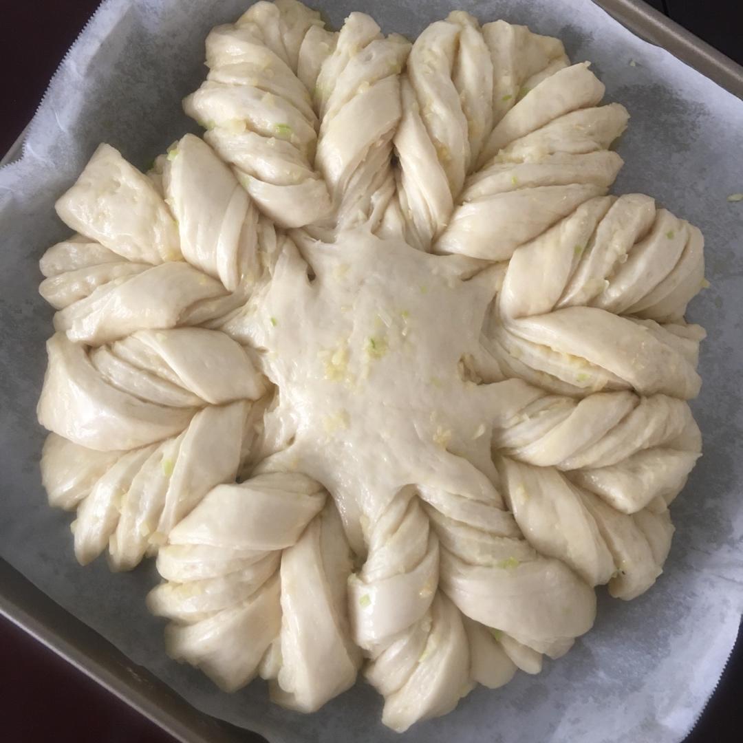 【小高姐】蒜香浓郁 造型优美 不用揉出手膜的面包