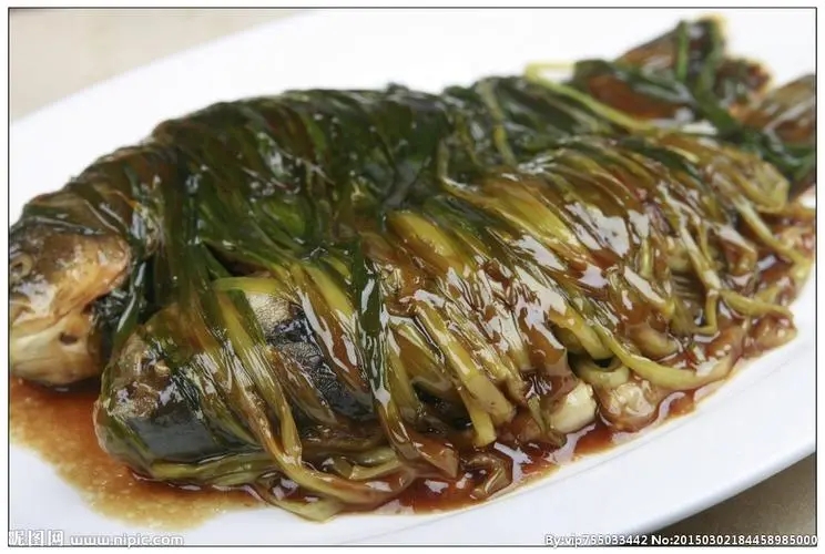 上海本帮菜:葱烤鲫鱼的做法