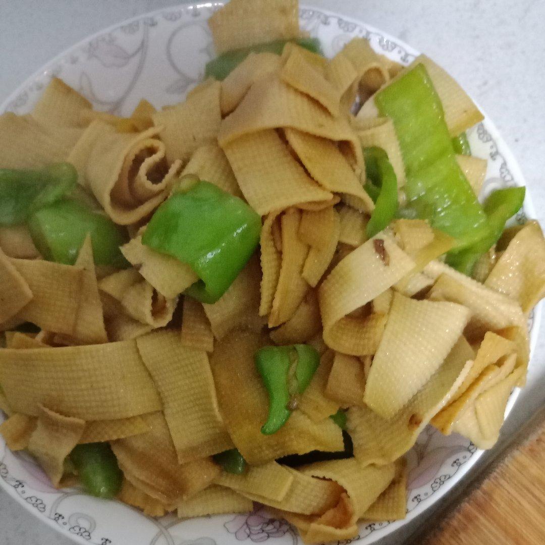 青椒炒豆皮