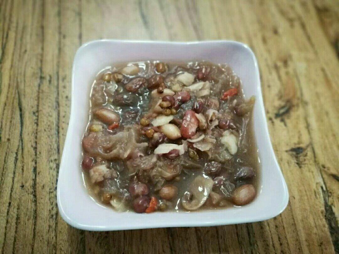 电压力锅银耳羹糯米红豆绿豆豇豆花生枸杞葡萄干红枣养生粥懒人美容养颜胶原蛋白