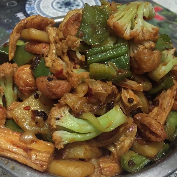 素麻辣香锅（Vegetarian Spicy Pot)