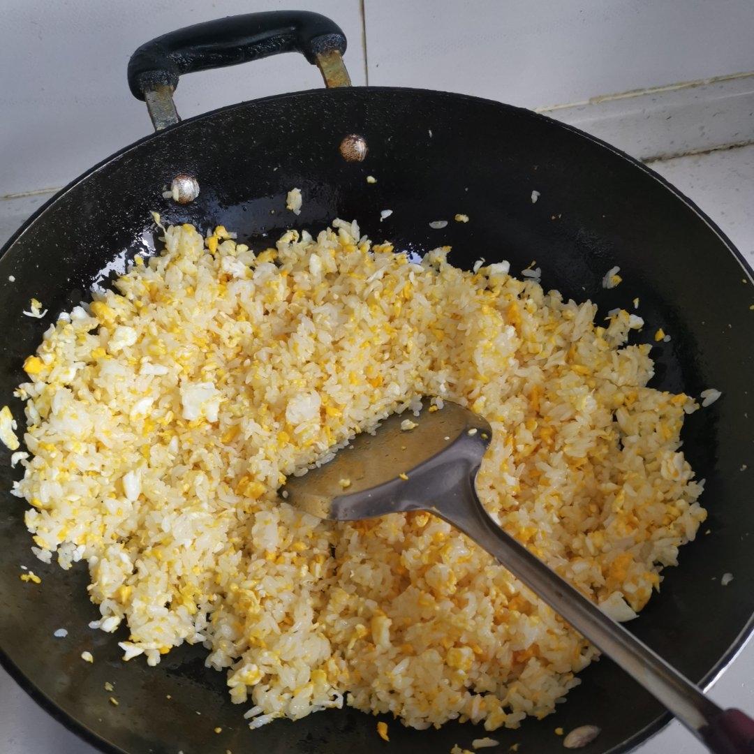 最简单的蛋炒饭